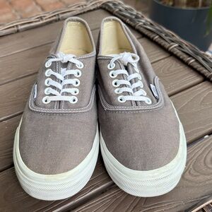 Vans Authentic Slim Canvas Lace Up Shoes – Eiffel Tower Gray - Size 7